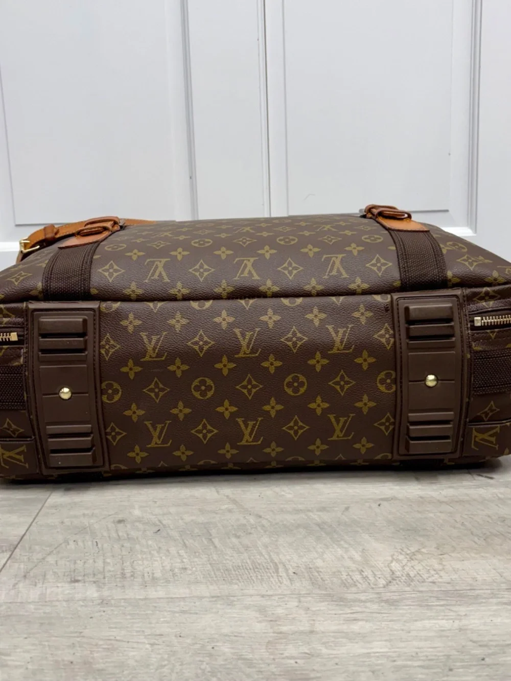 Vintage Authentic Louis Vuitton Monogram Satellite 53 Suitcase Travel Bag
